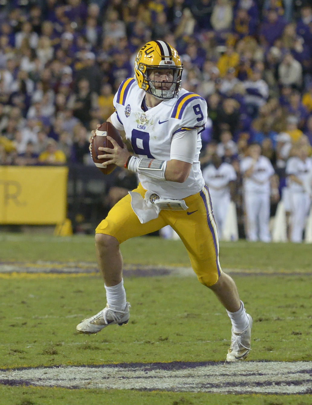 lsualabamafootball.110418_2589
